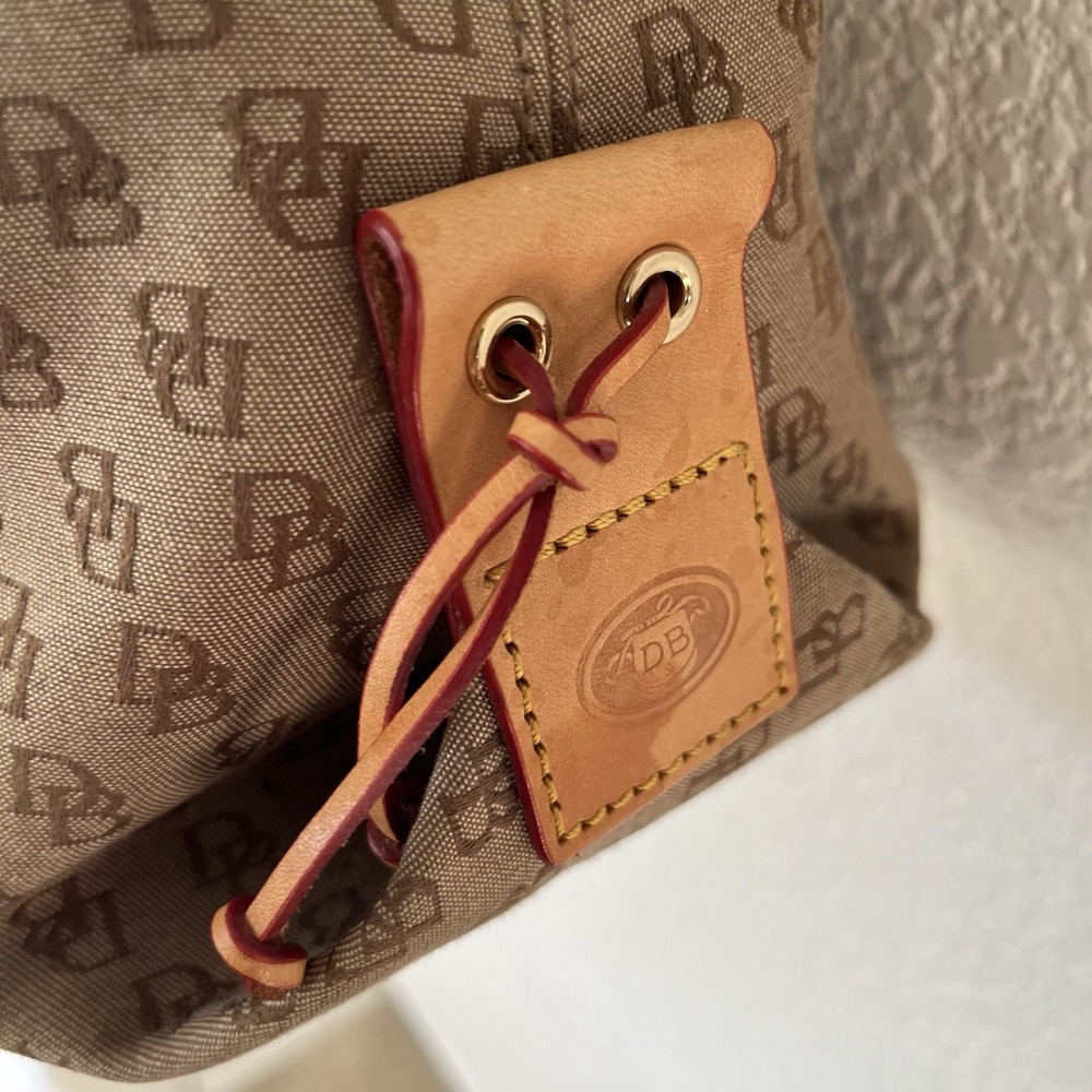 Vintage Dooney & Bourke Womens Monogram Canvas Handbag Purse *READ* - Picture 5 of 16